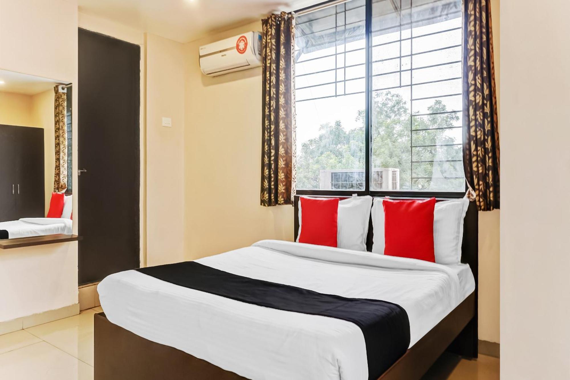 Hotel O Log Inn Plaza Near Eon It Park Pune Exterior photo