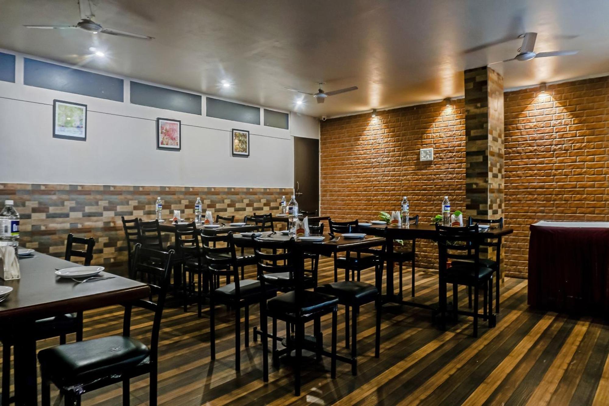 Hotel O Log Inn Plaza Near Eon It Park Pune Exterior photo