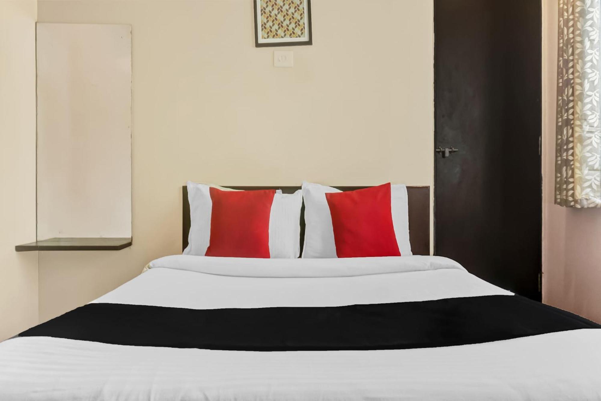 Hotel O Log Inn Plaza Near Eon It Park Pune Exterior photo